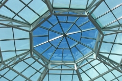 Afbeelding van Freeimages (https://www.freeimages.com/photo/glass-ceiling-1503792), (https://www.freeimages.com/license)