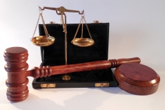 Afbeelding van Pixabay (https://pixabay.com/nl/hamer-horizontale-rechter-justitie-802301/), CC0 (https://creativecommons.org/publicdomain/zero/1.0/deed.nl)